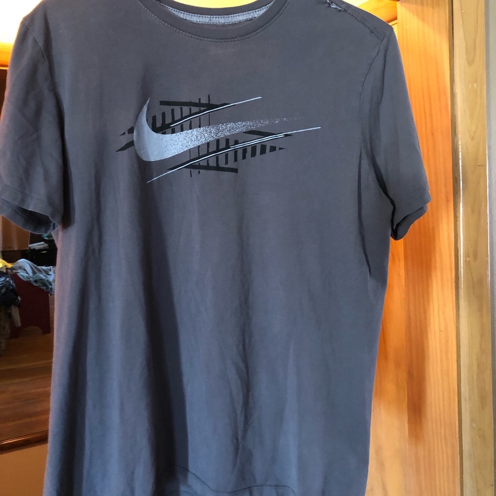Gray Nike tee shirt